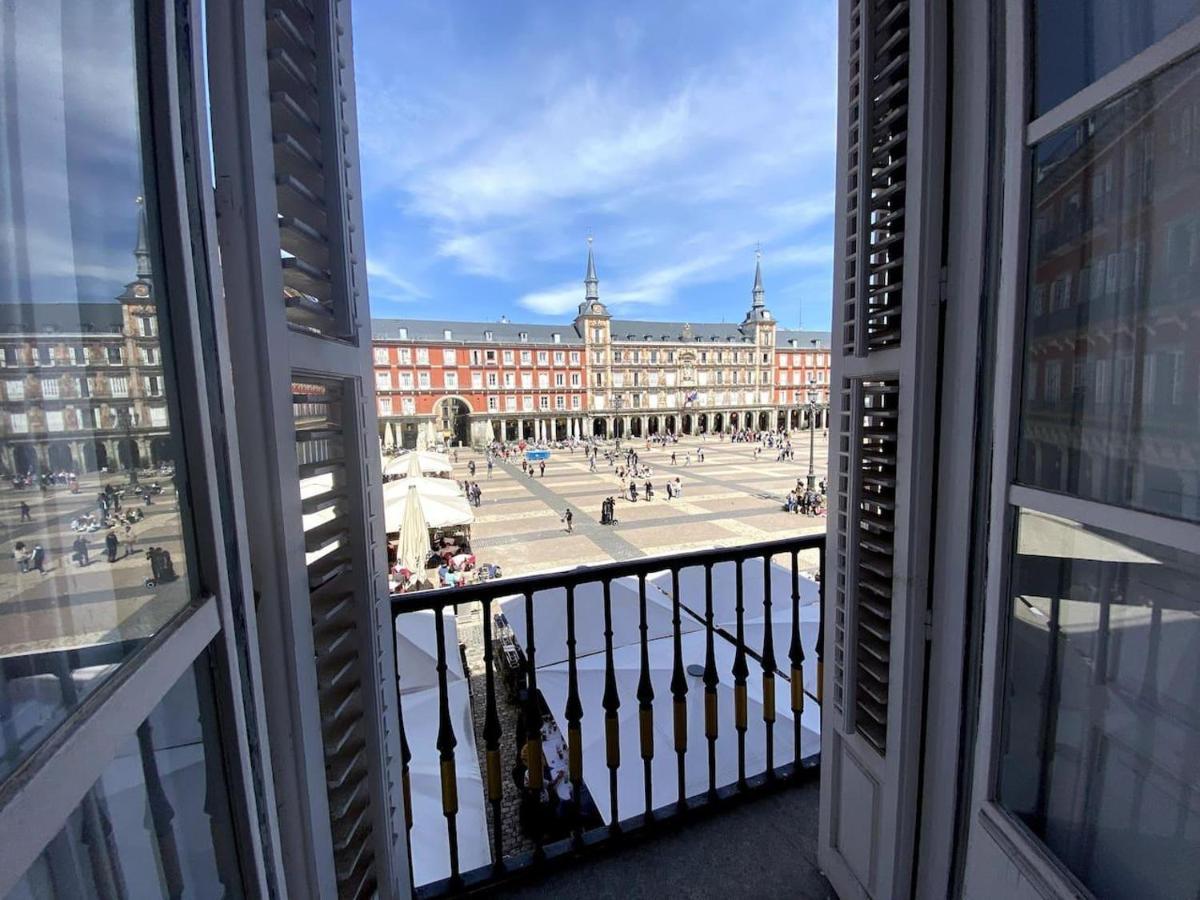 Big Apartment In Plaza Mayor In Madrid Spain Exterior photo